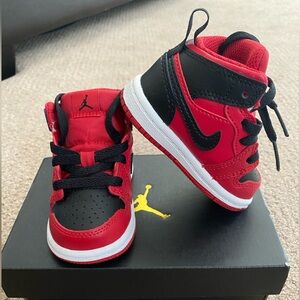 Air Jordan 1 Mid - Red & Black